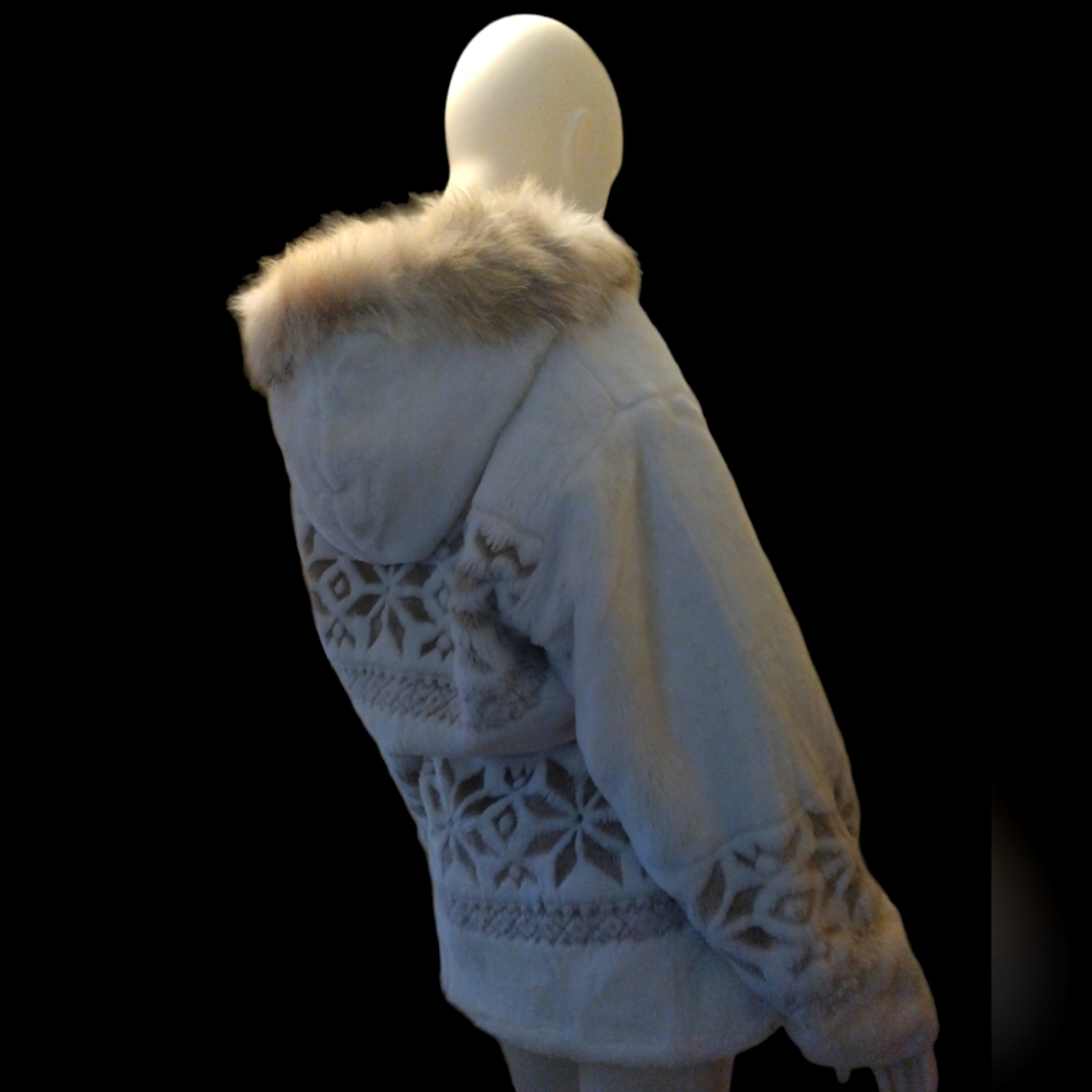 π¨ HP - Cabelas Coyote fur coat - Picture 5 of 13